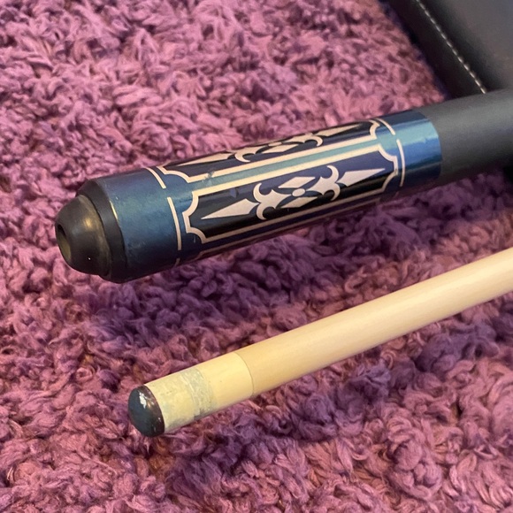 Cuetec Black, gold, & blue-green Pool Cue with Case - Picture 6 of 10